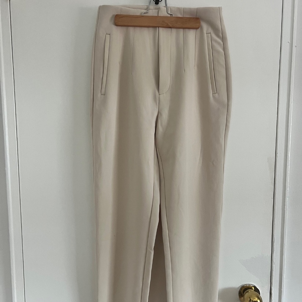Stradivarius - Women's High-waisted, cropped Trousers (US 6)